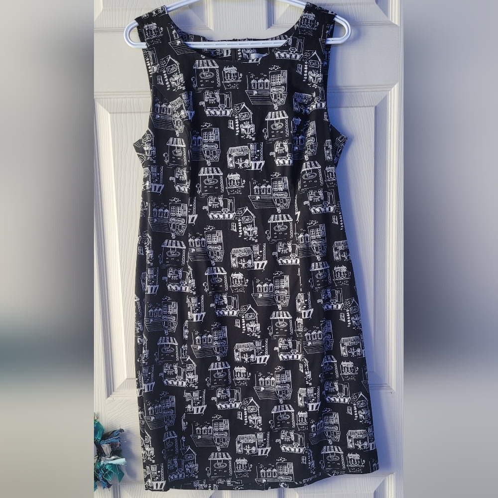Cleo Petites Size 12 Black and White Cityscape Sleeveless Dress
